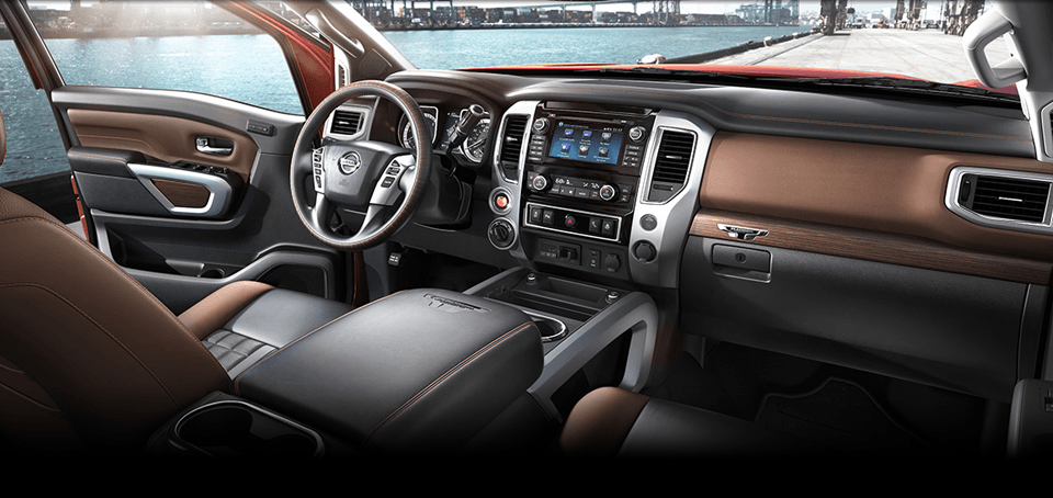 Technology Features and Cabin View of 2017 Nissan Titan in Shelbyville, TN